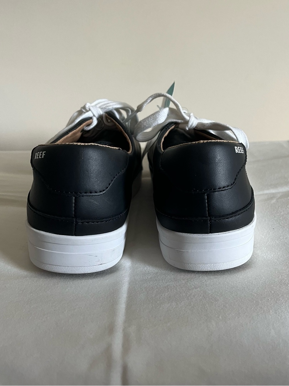 Reef Cushion Sunset Black and White Leather Comfort Sneakers Women’s Sz 10 NWT - Picture 5 of 9